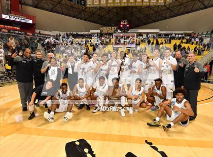 Thumbnail 3 in Mater Dei @ Bishop Montgomery (CIF Open DIV Southern Regional Final) photogallery.