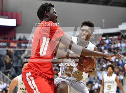 Thumbnail 1 in Mater Dei @ Bishop Montgomery (CIF Open DIV Southern Regional Final) photogallery.