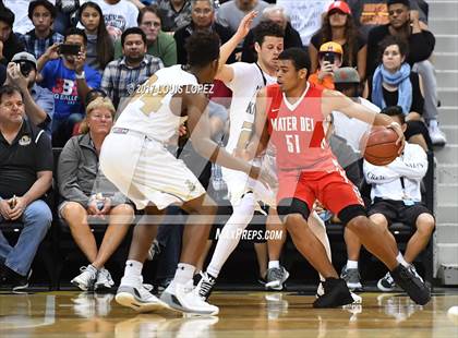 Thumbnail 1 in Mater Dei @ Bishop Montgomery (CIF Open DIV Southern Regional Final) photogallery.