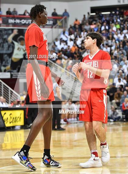 Thumbnail 3 in Mater Dei @ Bishop Montgomery (CIF Open DIV Southern Regional Final) photogallery.