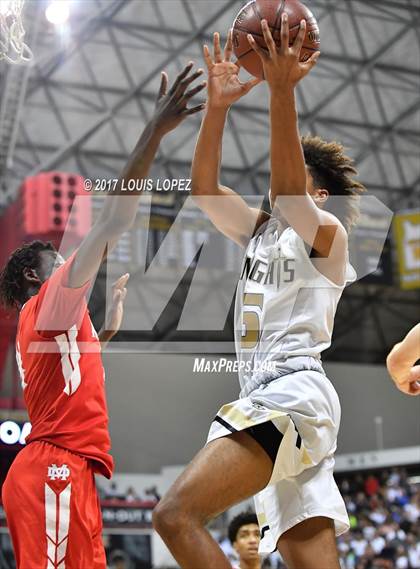 Thumbnail 1 in Mater Dei @ Bishop Montgomery (CIF Open DIV Southern Regional Final) photogallery.