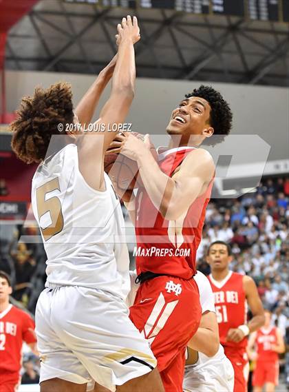 Thumbnail 1 in Mater Dei @ Bishop Montgomery (CIF Open DIV Southern Regional Final) photogallery.