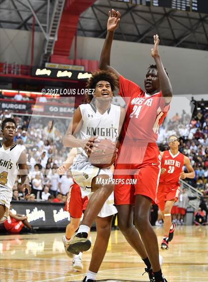Thumbnail 1 in Mater Dei @ Bishop Montgomery (CIF Open DIV Southern Regional Final) photogallery.