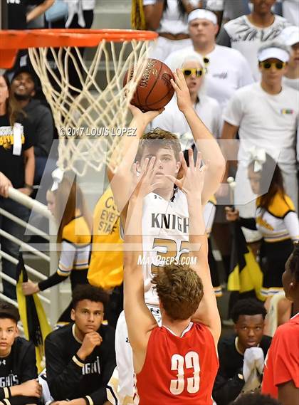 Thumbnail 1 in Mater Dei @ Bishop Montgomery (CIF Open DIV Southern Regional Final) photogallery.