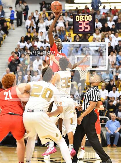 Thumbnail 2 in Mater Dei @ Bishop Montgomery (CIF Open DIV Southern Regional Final) photogallery.