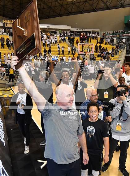 Thumbnail 1 in Mater Dei @ Bishop Montgomery (CIF Open DIV Southern Regional Final) photogallery.