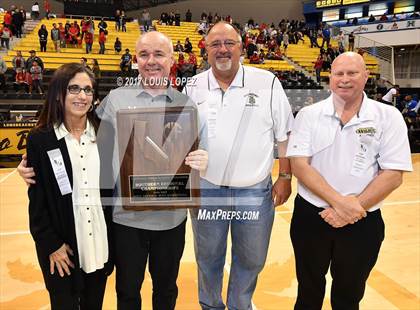 Thumbnail 2 in Mater Dei @ Bishop Montgomery (CIF Open DIV Southern Regional Final) photogallery.