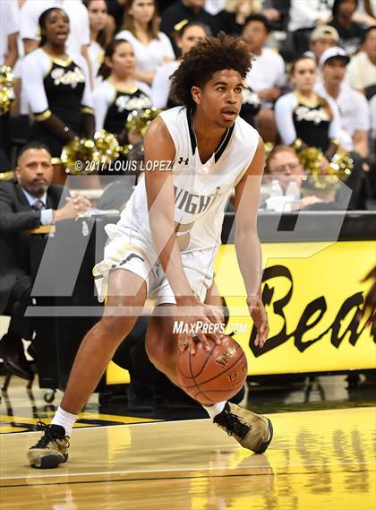 Thumbnail 2 in Mater Dei @ Bishop Montgomery (CIF Open DIV Southern Regional Final) photogallery.
