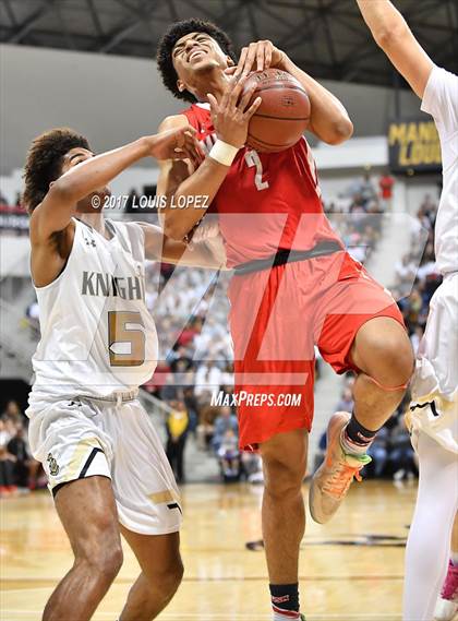 Thumbnail 2 in Mater Dei @ Bishop Montgomery (CIF Open DIV Southern Regional Final) photogallery.