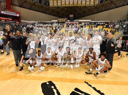 Thumbnail 2 in Mater Dei @ Bishop Montgomery (CIF Open DIV Southern Regional Final) photogallery.