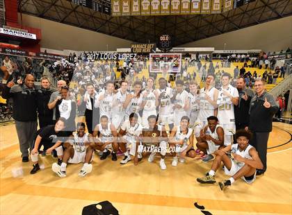 Thumbnail 2 in Mater Dei @ Bishop Montgomery (CIF Open DIV Southern Regional Final) photogallery.