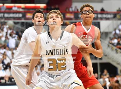 Thumbnail 3 in Mater Dei @ Bishop Montgomery (CIF Open DIV Southern Regional Final) photogallery.