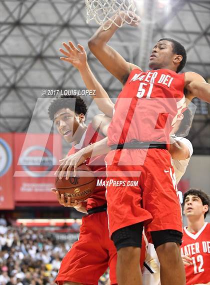 Thumbnail 3 in Mater Dei @ Bishop Montgomery (CIF Open DIV Southern Regional Final) photogallery.