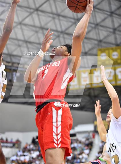 Thumbnail 3 in Mater Dei @ Bishop Montgomery (CIF Open DIV Southern Regional Final) photogallery.