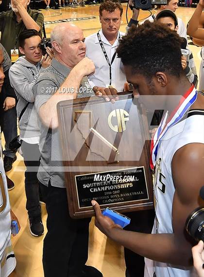 Thumbnail 2 in Mater Dei @ Bishop Montgomery (CIF Open DIV Southern Regional Final) photogallery.