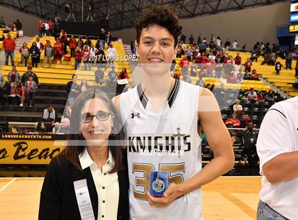 Thumbnail 2 in Mater Dei @ Bishop Montgomery (CIF Open DIV Southern Regional Final) photogallery.