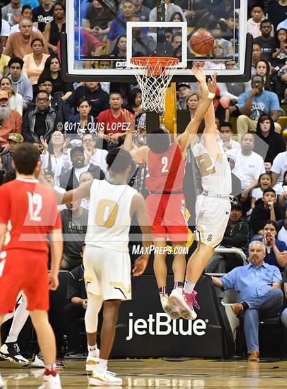 Thumbnail 1 in Mater Dei @ Bishop Montgomery (CIF Open DIV Southern Regional Final) photogallery.