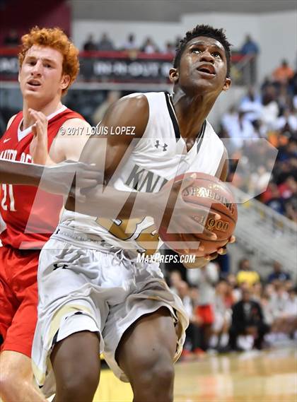 Thumbnail 3 in Mater Dei @ Bishop Montgomery (CIF Open DIV Southern Regional Final) photogallery.