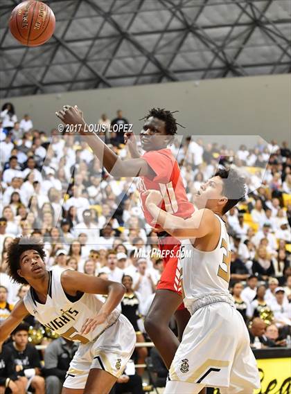 Thumbnail 2 in Mater Dei @ Bishop Montgomery (CIF Open DIV Southern Regional Final) photogallery.