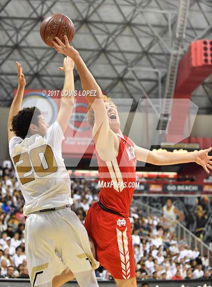 Thumbnail 3 in Mater Dei @ Bishop Montgomery (CIF Open DIV Southern Regional Final) photogallery.