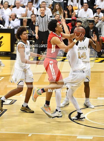 Thumbnail 3 in Mater Dei @ Bishop Montgomery (CIF Open DIV Southern Regional Final) photogallery.