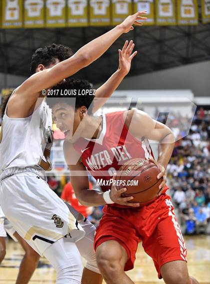 Thumbnail 3 in Mater Dei @ Bishop Montgomery (CIF Open DIV Southern Regional Final) photogallery.