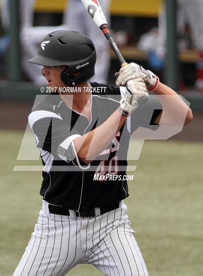 Thumbnail 2 in Maize vs. Shawnee Heights (KSHSAA 5A Quarterfinal) photogallery.