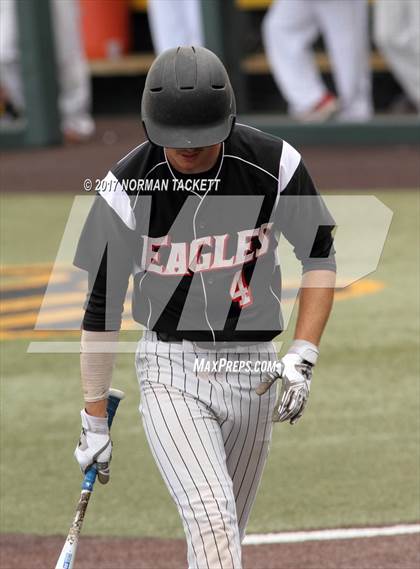 Thumbnail 3 in Maize vs. Shawnee Heights (KSHSAA 5A Quarterfinal) photogallery.