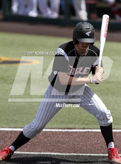 Thumbnail 1 in Maize vs. Shawnee Heights (KSHSAA 5A Quarterfinal) photogallery.