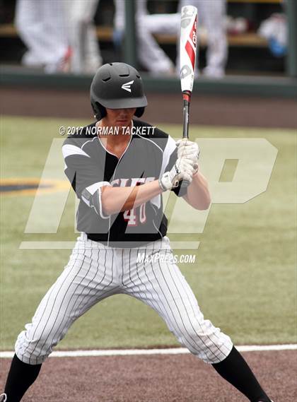 Thumbnail 2 in Maize vs. Shawnee Heights (KSHSAA 5A Quarterfinal) photogallery.