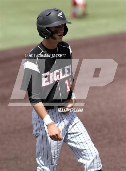 Thumbnail 3 in Maize vs. Shawnee Heights (KSHSAA 5A Quarterfinal) photogallery.