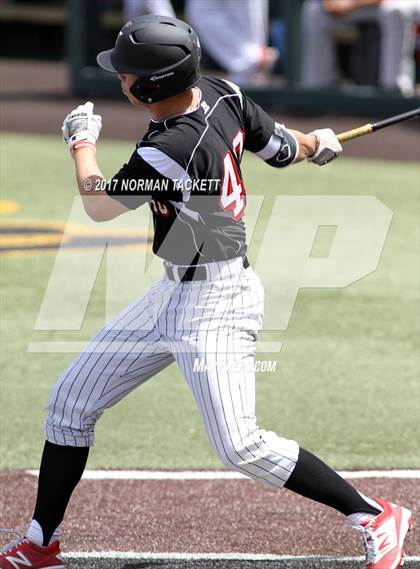 Thumbnail 1 in Maize vs. Shawnee Heights (KSHSAA 5A Quarterfinal) photogallery.