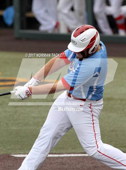 Thumbnail 3 in Maize vs. Shawnee Heights (KSHSAA 5A Quarterfinal) photogallery.