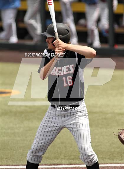 Thumbnail 2 in Maize vs. Shawnee Heights (KSHSAA 5A Quarterfinal) photogallery.