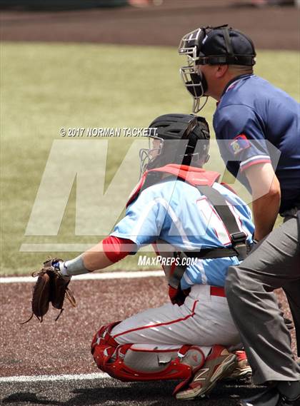 Thumbnail 1 in Maize vs. Shawnee Heights (KSHSAA 5A Quarterfinal) photogallery.