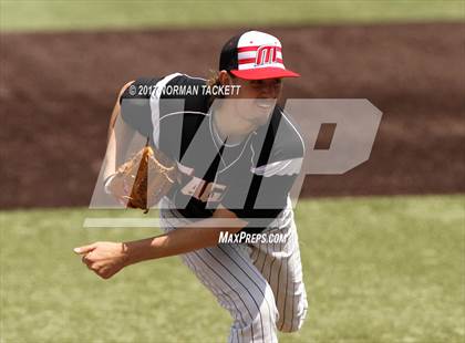 Thumbnail 3 in Maize vs. Shawnee Heights (KSHSAA 5A Quarterfinal) photogallery.