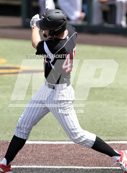 Thumbnail 3 in Maize vs. Shawnee Heights (KSHSAA 5A Quarterfinal) photogallery.