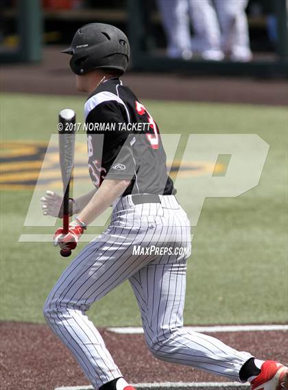 Thumbnail 1 in Maize vs. Shawnee Heights (KSHSAA 5A Quarterfinal) photogallery.