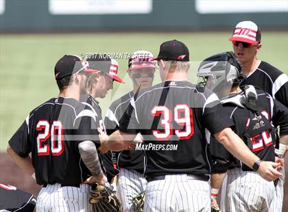 Thumbnail 2 in Maize vs. Shawnee Heights (KSHSAA 5A Quarterfinal) photogallery.