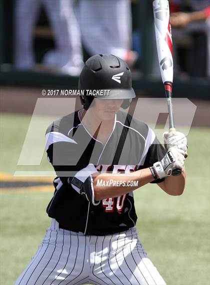 Thumbnail 3 in Maize vs. Shawnee Heights (KSHSAA 5A Quarterfinal) photogallery.