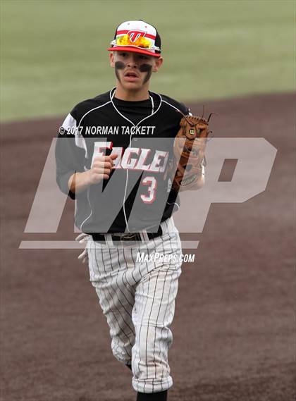 Thumbnail 2 in Maize vs. Shawnee Heights (KSHSAA 5A Quarterfinal) photogallery.
