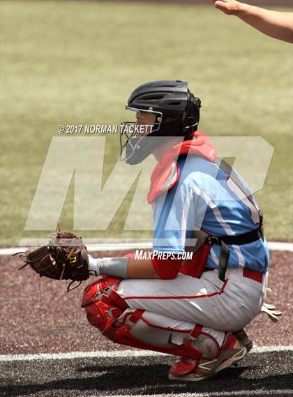Thumbnail 2 in Maize vs. Shawnee Heights (KSHSAA 5A Quarterfinal) photogallery.
