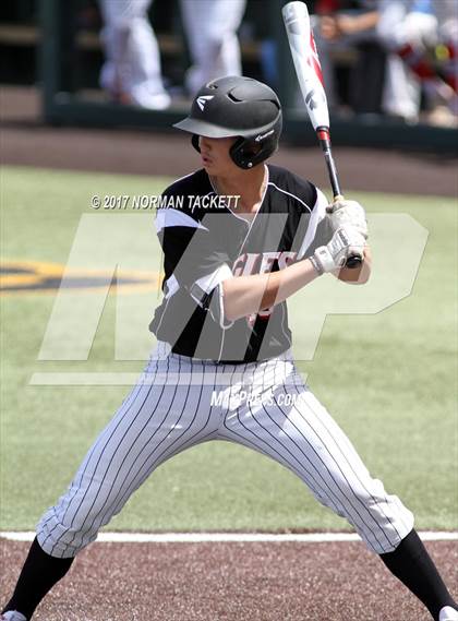 Thumbnail 2 in Maize vs. Shawnee Heights (KSHSAA 5A Quarterfinal) photogallery.