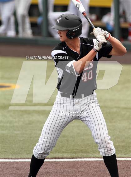 Thumbnail 3 in Maize vs. Shawnee Heights (KSHSAA 5A Quarterfinal) photogallery.