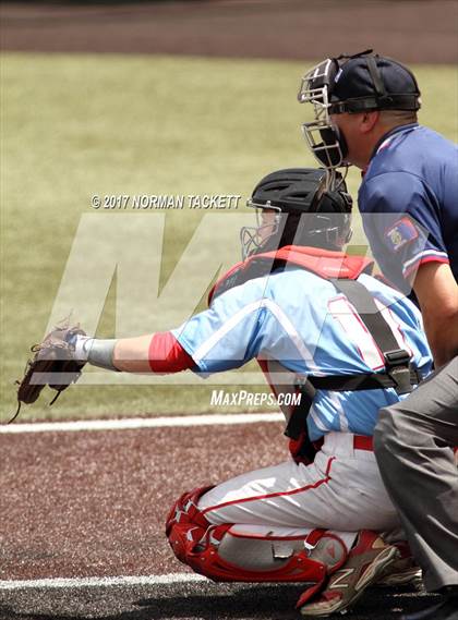 Thumbnail 3 in Maize vs. Shawnee Heights (KSHSAA 5A Quarterfinal) photogallery.