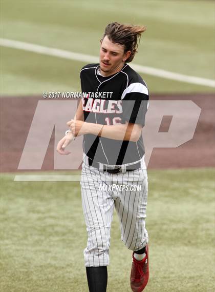 Thumbnail 1 in Maize vs. Shawnee Heights (KSHSAA 5A Quarterfinal) photogallery.