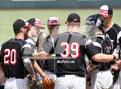 Thumbnail 3 in Maize vs. Shawnee Heights (KSHSAA 5A Quarterfinal) photogallery.