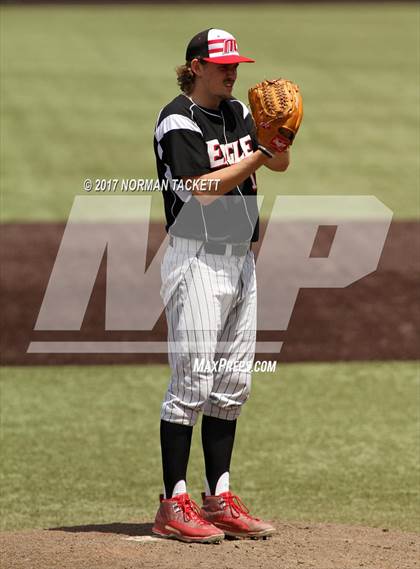 Thumbnail 1 in Maize vs. Shawnee Heights (KSHSAA 5A Quarterfinal) photogallery.