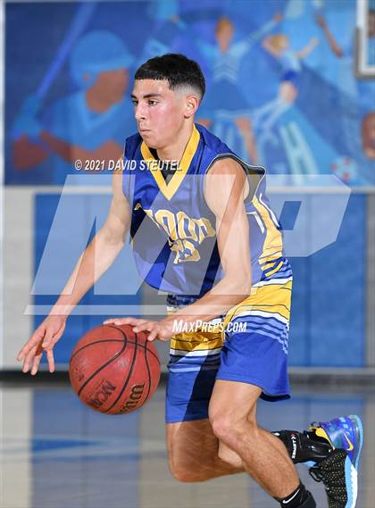 Thumbnail 1 in Wood vs. Yuba City (Les Curry Invitational) photogallery.