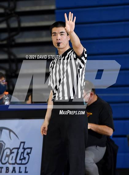 Thumbnail 2 in Wood vs. Yuba City (Les Curry Invitational) photogallery.